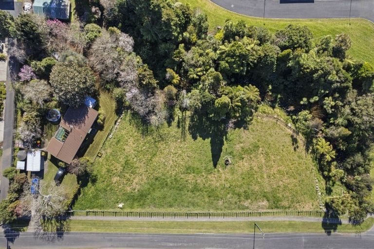 Photo of property in 3 Armstrong Avenue, Waitara, 4320