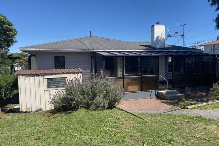 Photo of property in 8 Hughson Street, Waitara, 4320