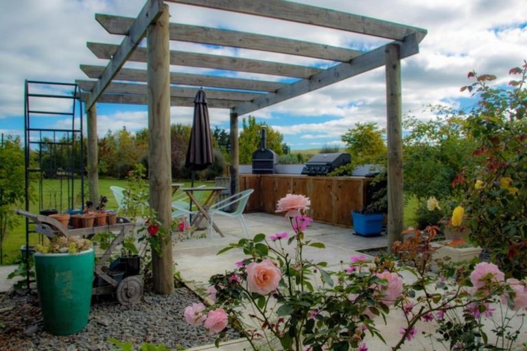 Photo of property in 33 Kyle Road, Waipukurau, 4281