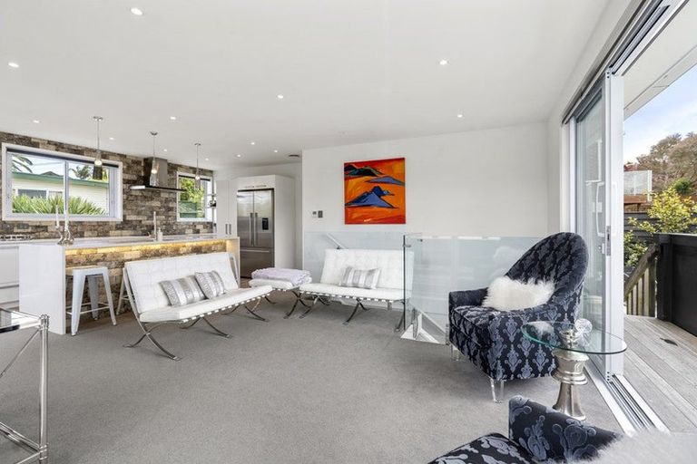 Photo of property in 1/467 Beach Road, Murrays Bay, Auckland, 0630