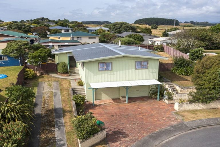 Photo of property in 8 O'rourke Place, Otaki Beach, Otaki, 5512