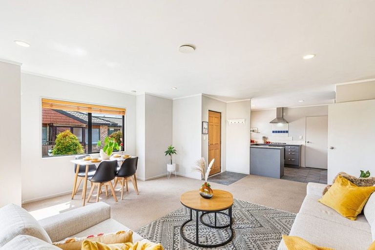 Photo of property in 3/520 Don Buck Road, Westgate, Auckland, 0614