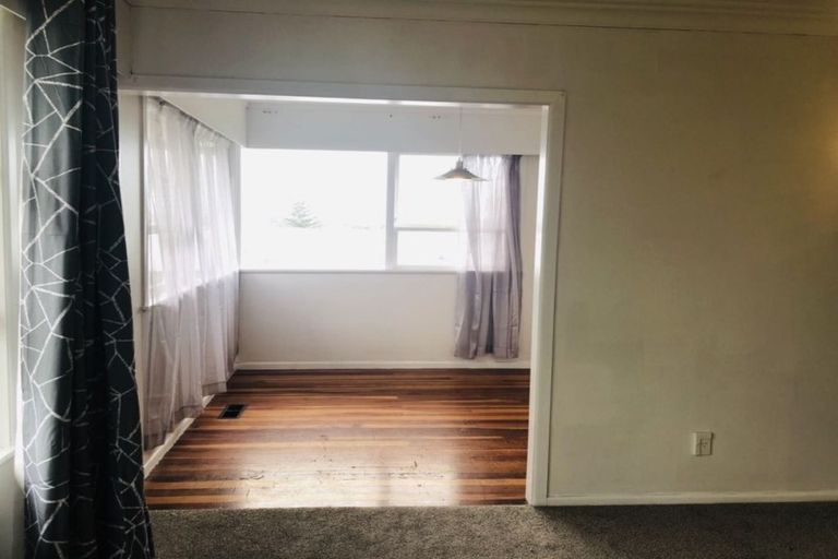 Photo of property in 8 Cheryl Place, Hillcrest, Auckland, 0627