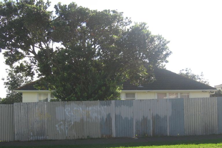 Photo of property in 43 Astrolabe Street, Cannons Creek, Porirua, 5024