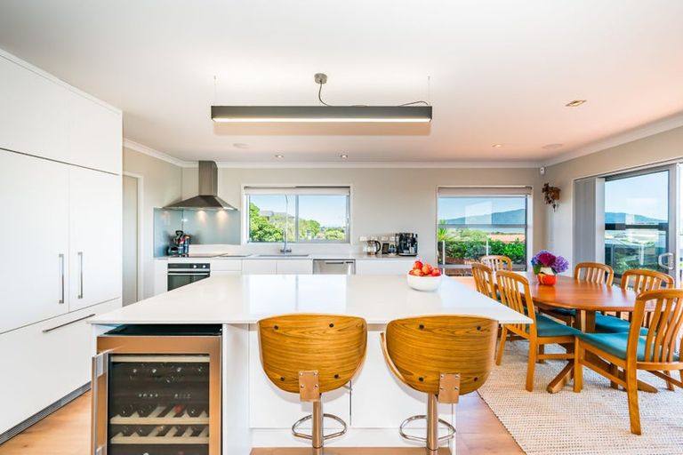 Photo of property in 173 Weggery Drive, Waikanae Beach, Waikanae, 5036