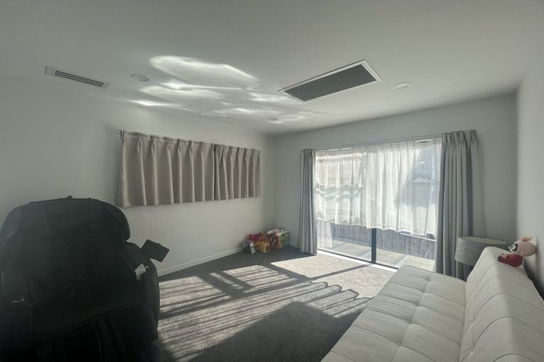 Photo of property in 25 Kiteroa Terrace, Rothesay Bay, Auckland, 0630