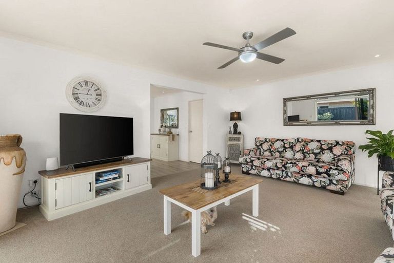 Photo of property in 4 Amery Place, Papamoa Beach, Papamoa, 3118