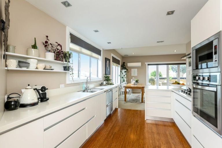 Photo of property in 70 Lemon Street, New Plymouth, 4310