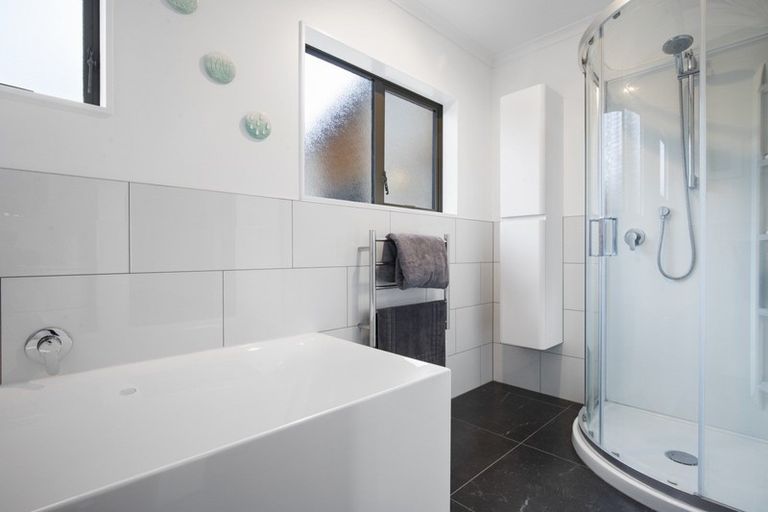 Photo of property in 1a First Avenue, Glenbrook, Waiuku, 2681