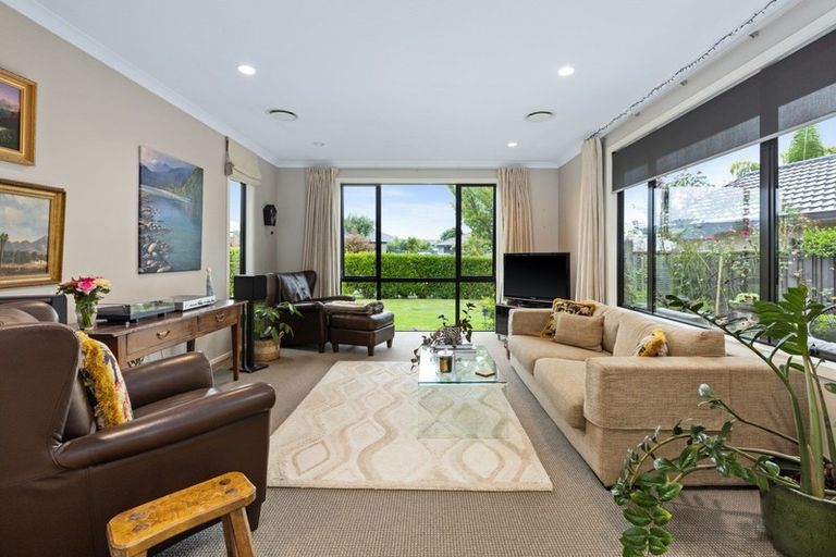 Photo of property in 7 Kirkpatrick Place, Havelock North, 4130