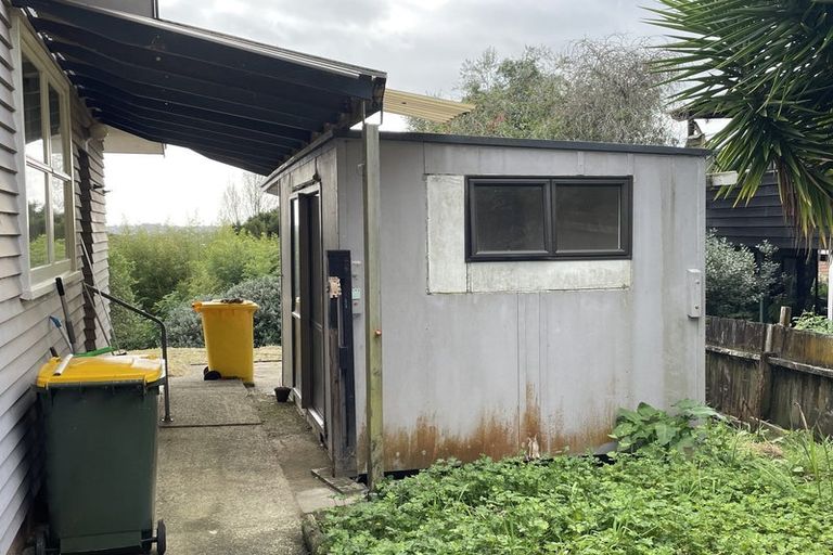 Photo of property in 295 Glenfield Road, Glenfield, Auckland, 0629