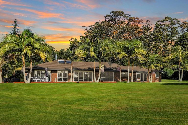 Photo of property in 16 Kotare Heights, Kerikeri, 0230