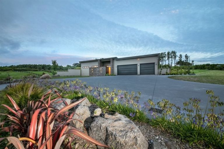 Photo of property in 265 Old North Road, Kumeu, 0892