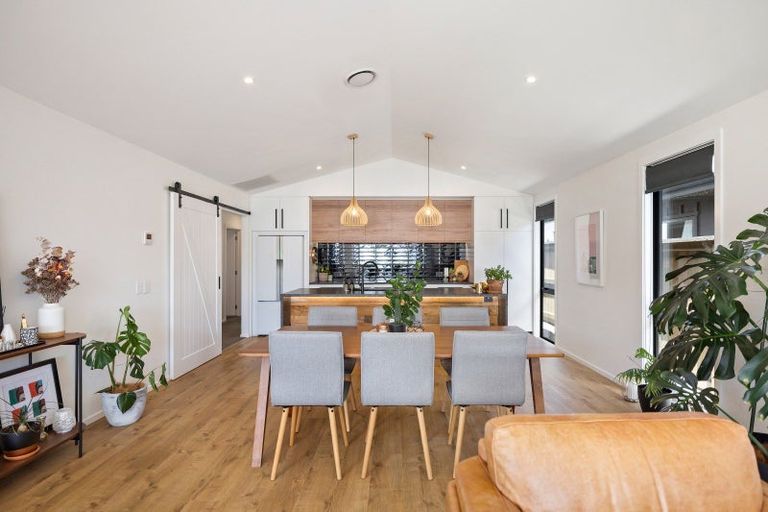 Photo of property in 12 Howden Drive, Jacks Point, 9371