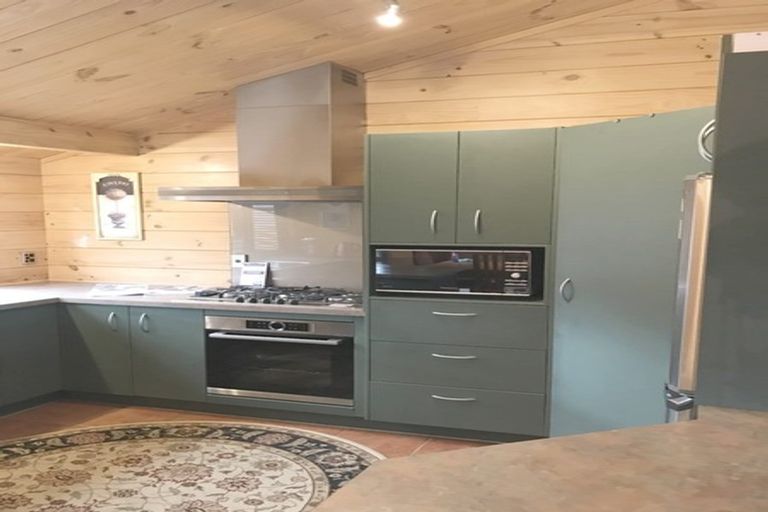 Photo of property in 8a Riverstone Drive, Riverstone Terraces, Upper Hutt, 5018