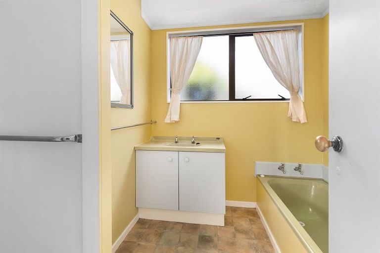 Photo of property in 29a Cecil Road, Tawa, Wellington, 5028