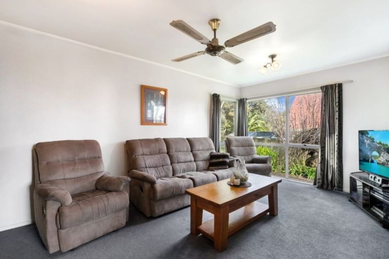 Photo of property in 21 Lina Place, Waiuku, 2123