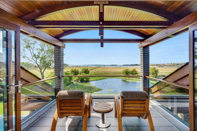 Photo of property in 42 Porterfield Road, Whitford, Howick, 2571