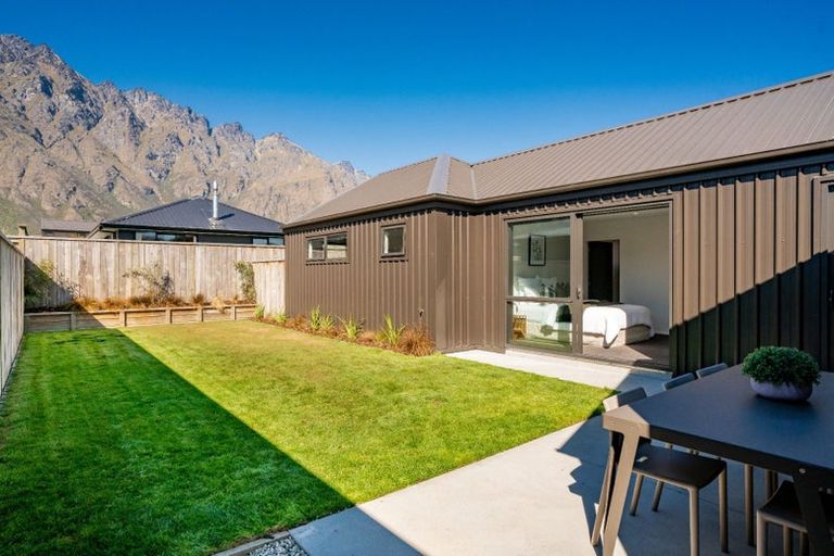 Photo of property in 12 Wheat Street, Jacks Point, Queenstown, 9371