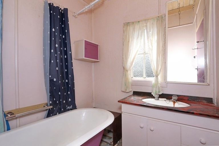 Photo of property in 16 French Street, Marton, 4710