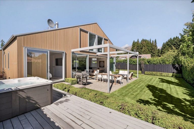 Photo of property in 1/61 Eely Point Road, Wanaka, 9305