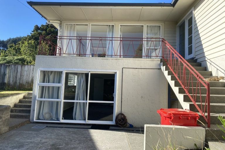 Photo of property in 32 Allen Terrace, Tawa, Wellington, 5028