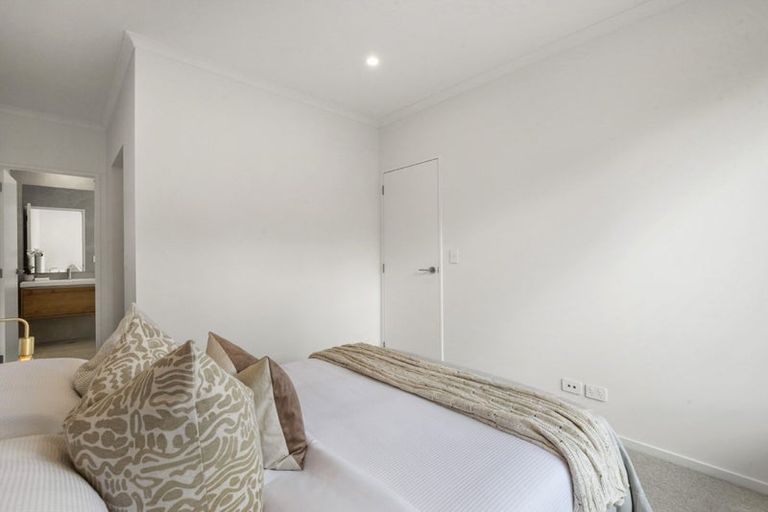 Photo of property in 36b Kukuwai Avenue, Red Beach, 0932