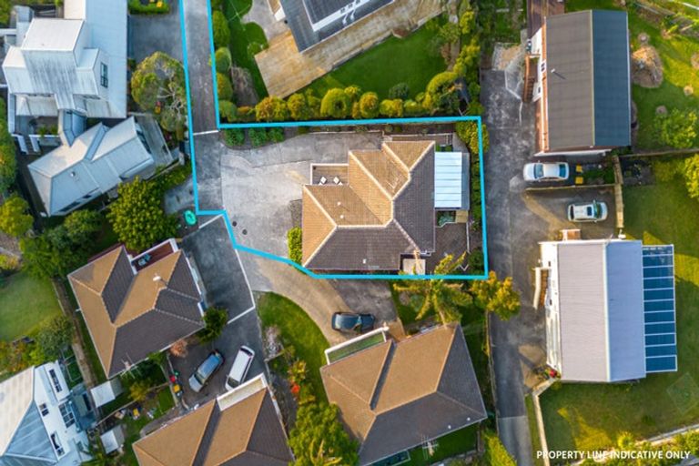 Photo of property in 1/11 Delisle Place, Windsor Park, Auckland, 0632