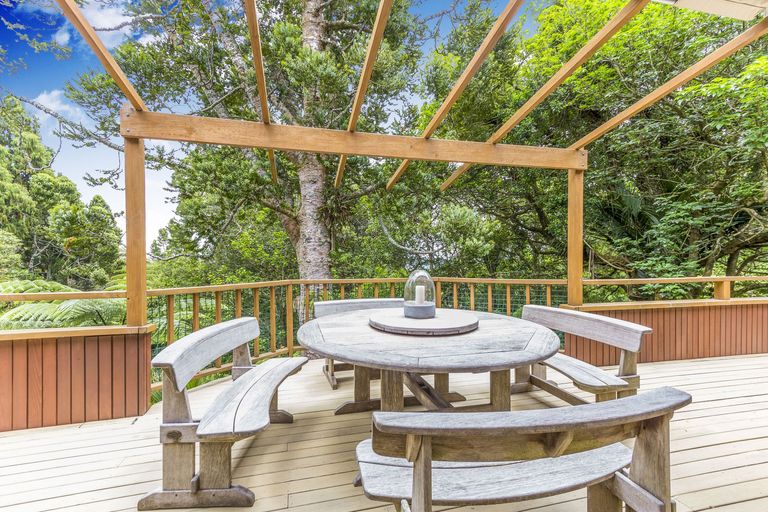 Photo of property in 409 Titirangi Road, Titirangi, Auckland, 0604