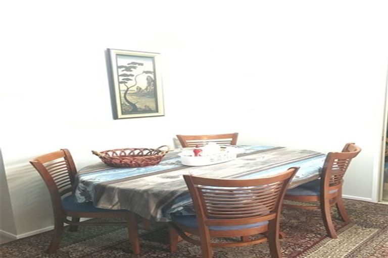 Photo of property in 5 Westvale Avenue, Ranui, Auckland, 0612