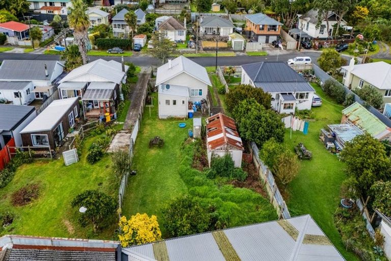 Photo of property in 10 Harbour Street, Moturoa, New Plymouth, 4310