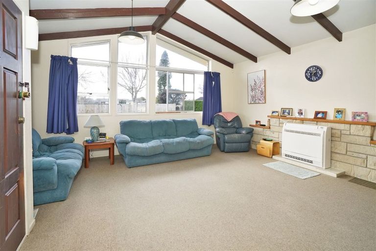 Photo of property in 79 Oakfield Crescent, Pukete, Hamilton, 3200