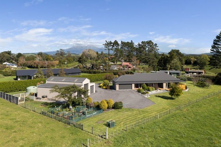 Photo of property in 8 Pitt Road, Hillsborough, New Plymouth, 4372