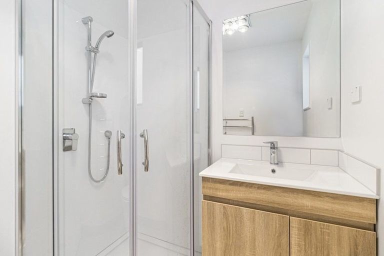 Photo of property in 13 Raupeti Lane, Henderson, Auckland, 0612