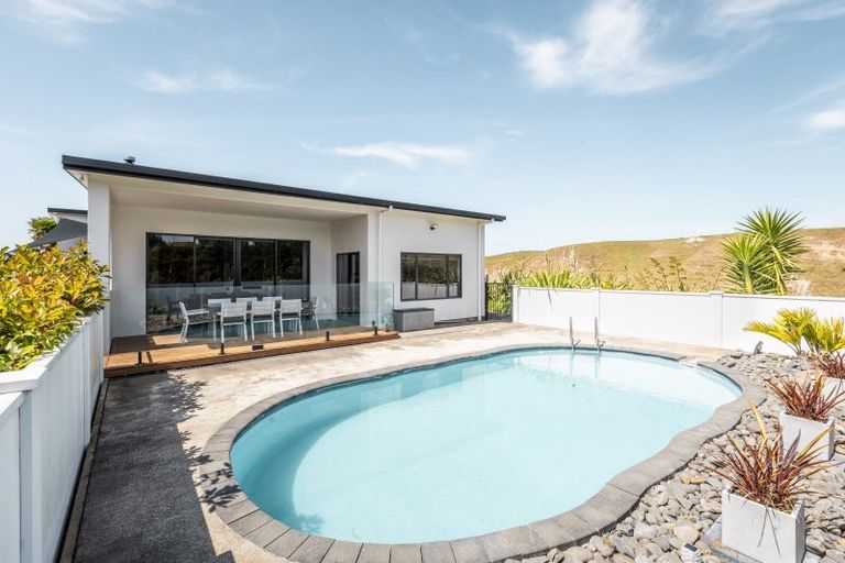 Photo of property in 32 Quarry Ridge, Poraiti, Napier, 4182