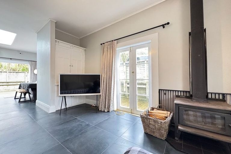 Photo of property in 7 Omar Street, Khandallah, Wellington, 6035