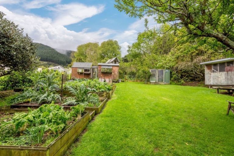 Photo of property in 71 Valley Road, Paraparaumu, 5032