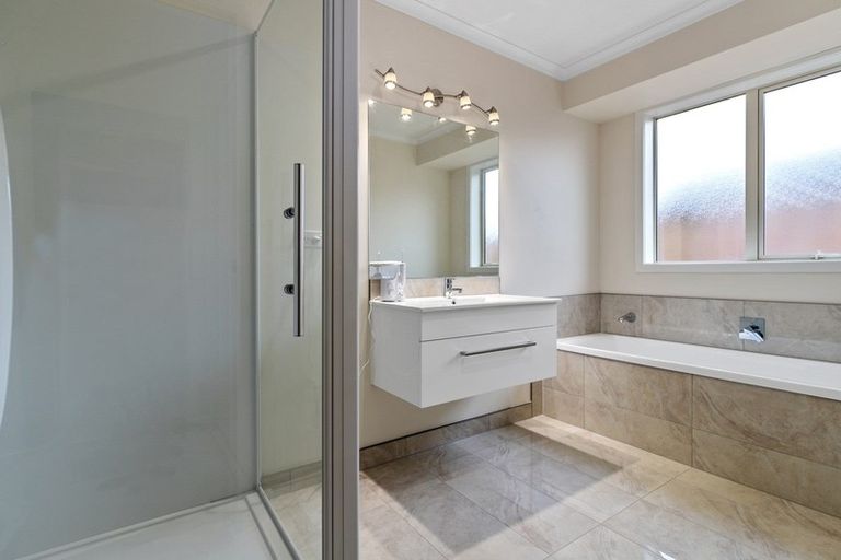 Photo of property in 46 Keston Crescent, Flagstaff, Hamilton, 3210