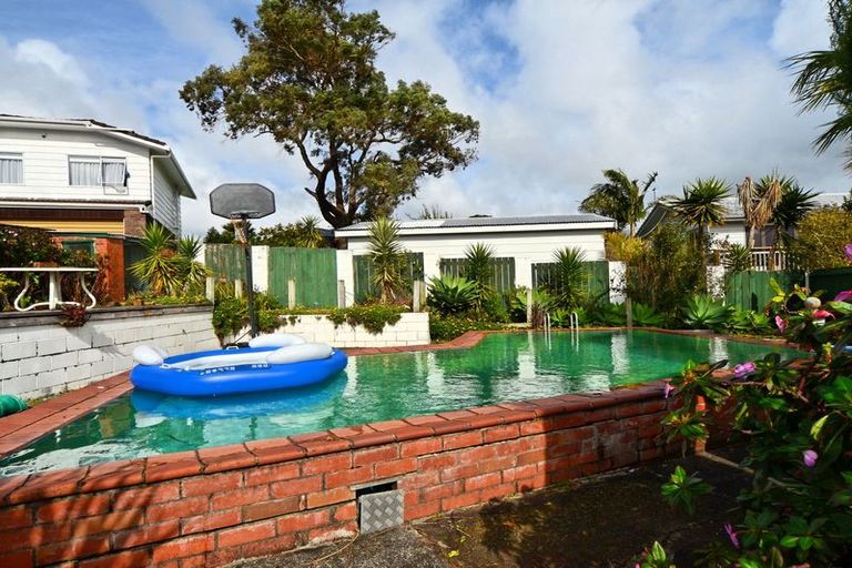 Photo of property in 27 Moire Road, Massey, Auckland, 0614