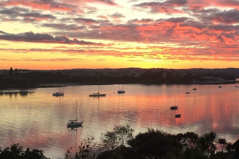 Photo of property in 1/34 Oruamo Place, Beach Haven, Auckland, 0626