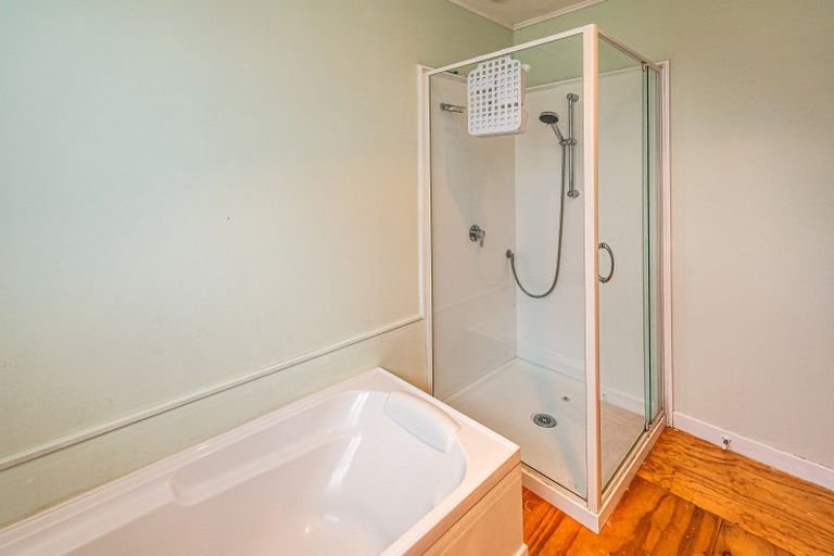 Photo of property in 40 Brassey Street, Waverley, 4510