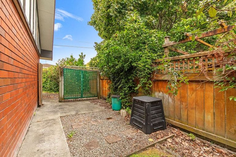Photo of property in 11 Sutherland Crescent, Westbrook, Palmerston North, 4412
