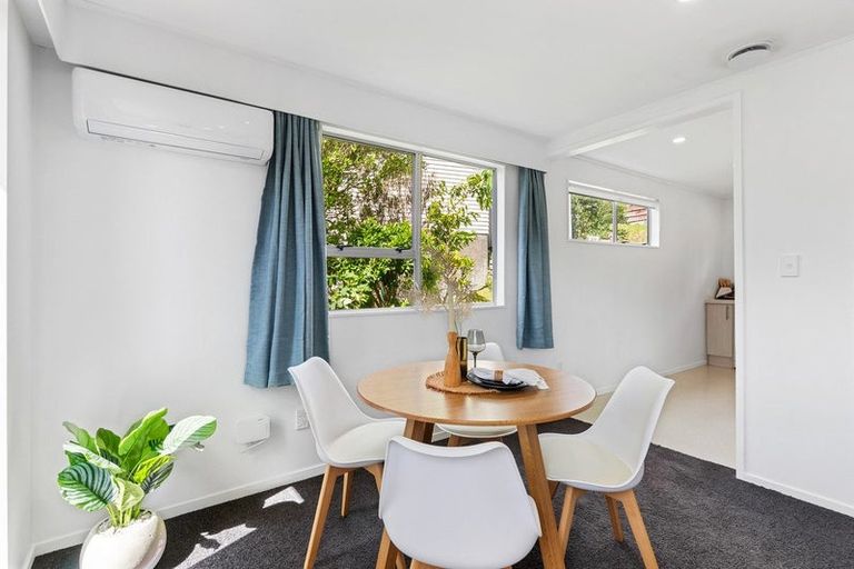 Photo of property in 5 Brydon Way, Paparangi, Wellington, 6037