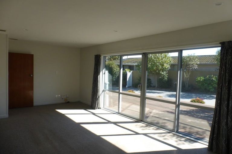 Photo of property in 14 Bidwell Place, Hillmorton, Christchurch, 8025