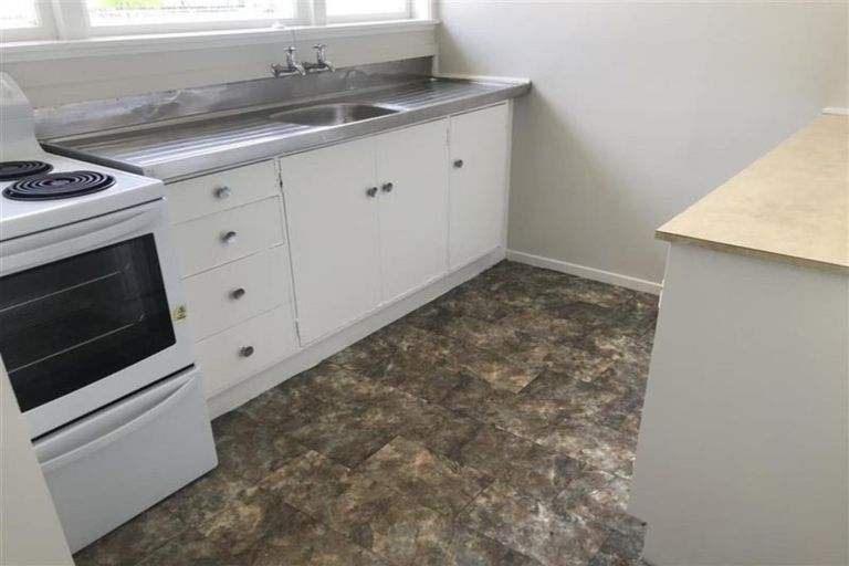 Photo of property in 1/82 Swaffield Road, Papatoetoe, Auckland, 2025