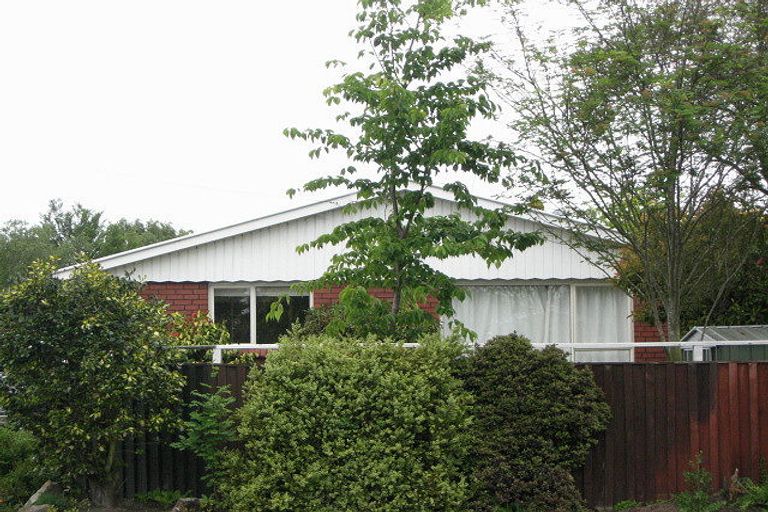 Photo of property in 124 Grimseys Road, Redwood, Christchurch, 8051