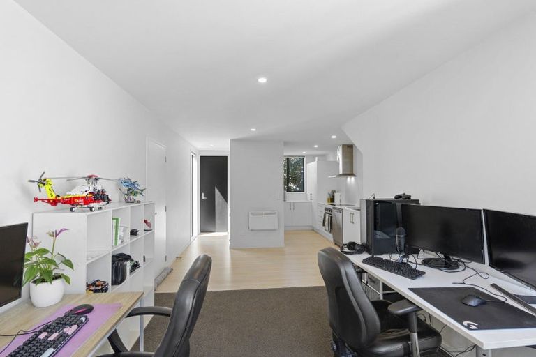 Photo of property in 15 Verlamio Lane, Edgeware, Christchurch, 8013