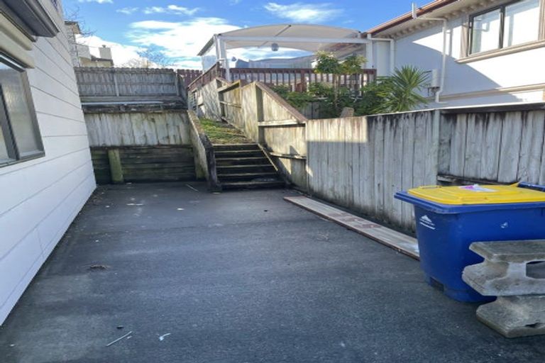 Photo of property in 3 Maidstone Place, Oteha, Auckland, 0632