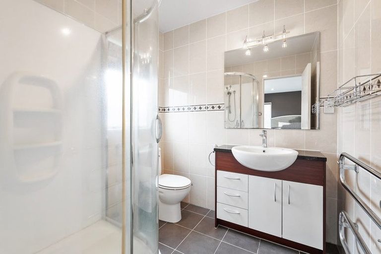 Photo of property in 8 Cuthill Close, Albany, Auckland, 0632