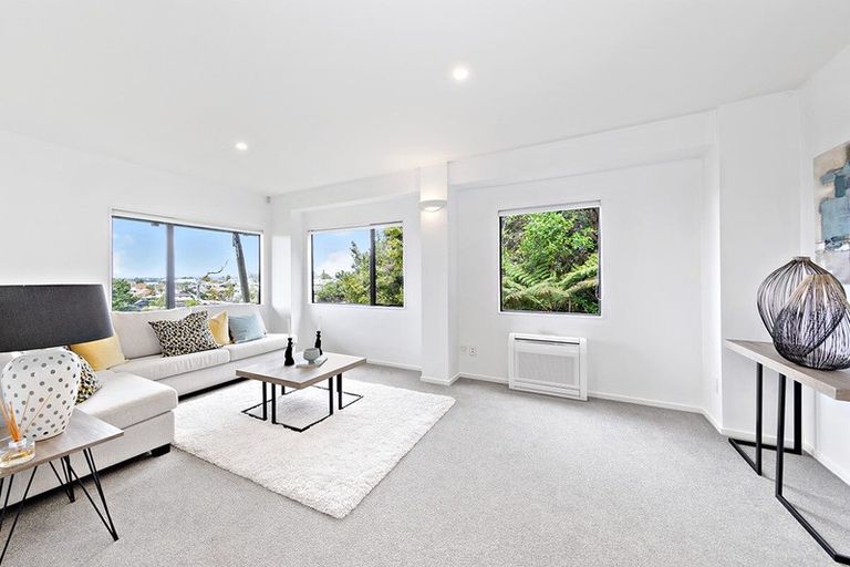 Photo of property in 2/38a Seaview Avenue, Northcote, Auckland, 0627